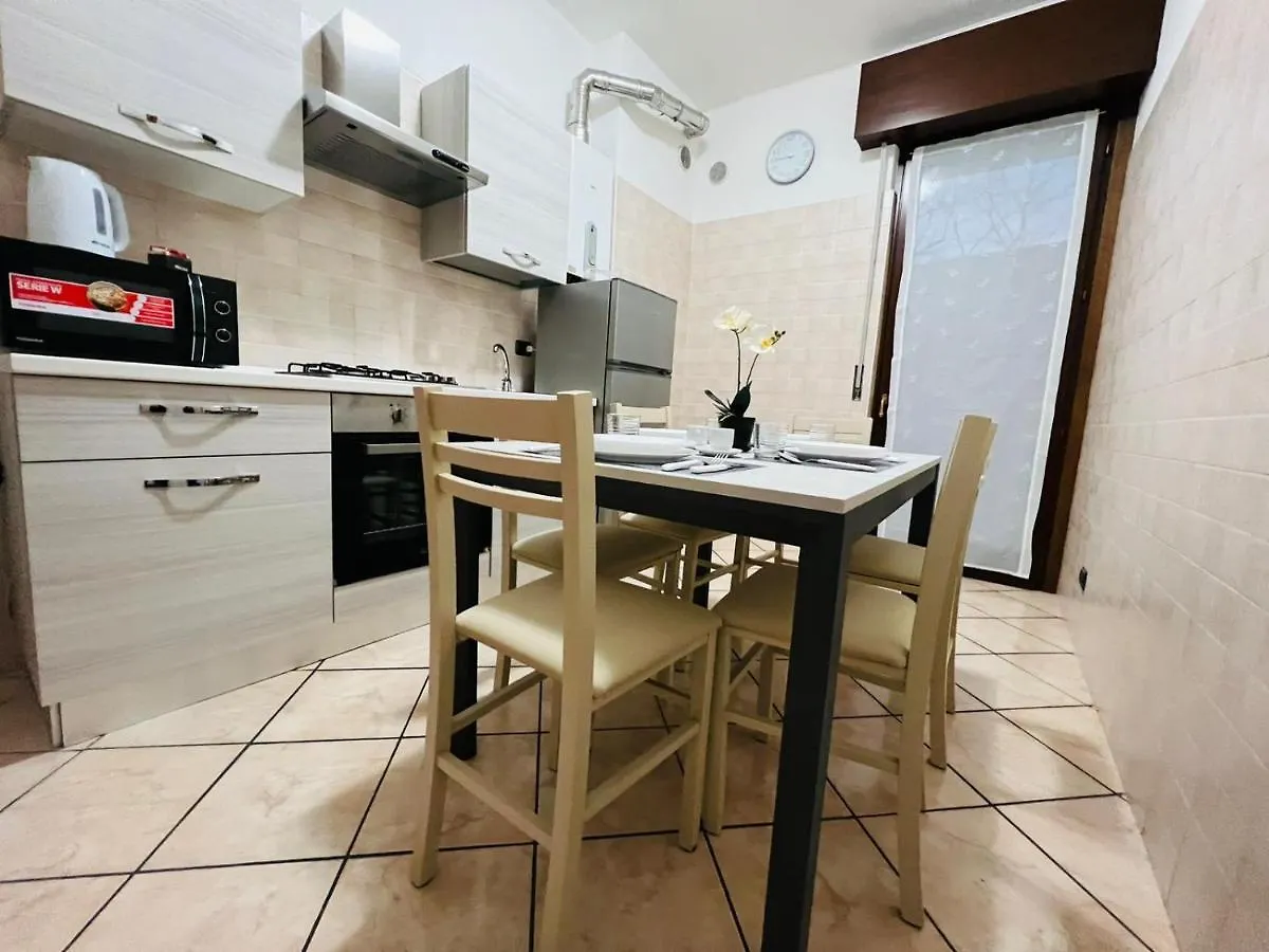 Apartment Casa Vacanza Elena 2 Verona Italy