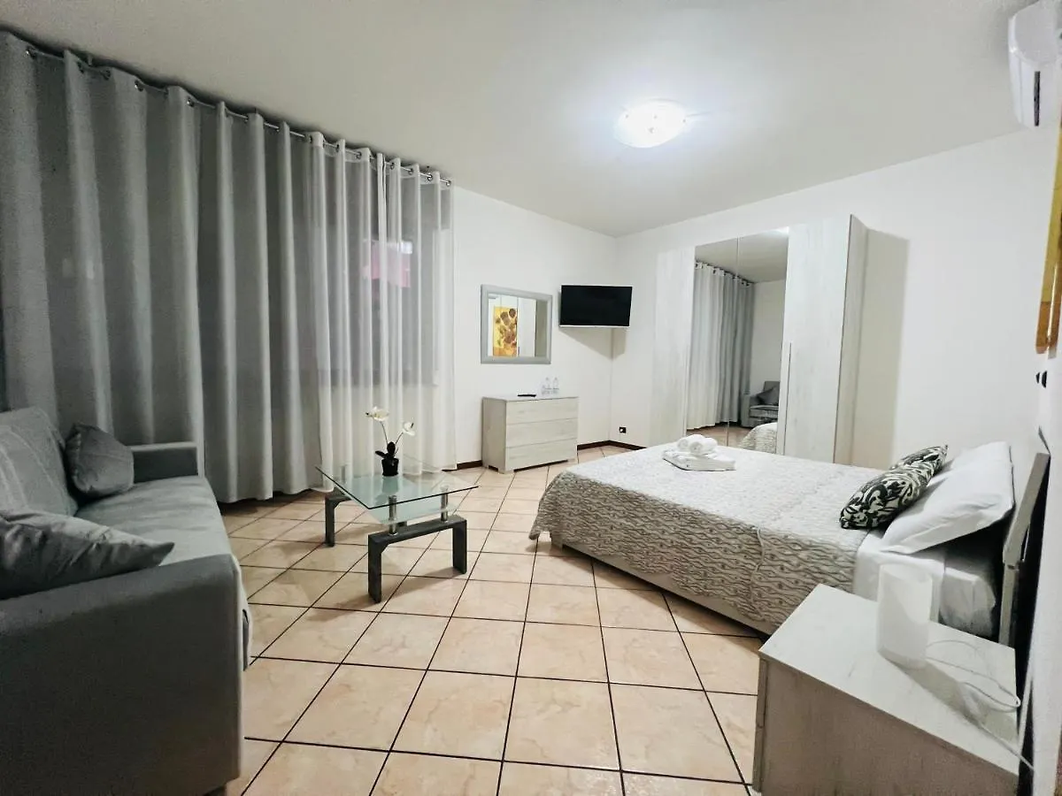 Casa Vacanza Elena 2 Verona Apartment